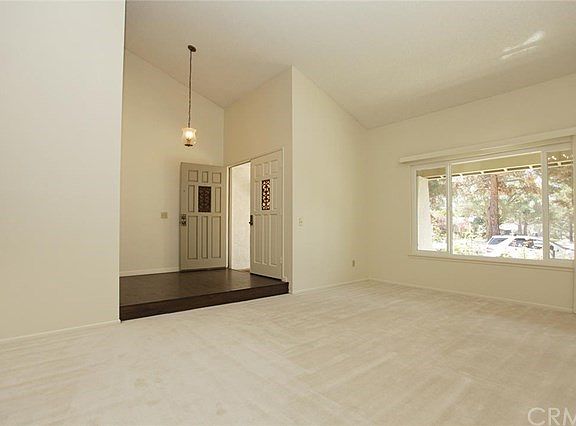 3rd image of 1856 Elmhurst Cir