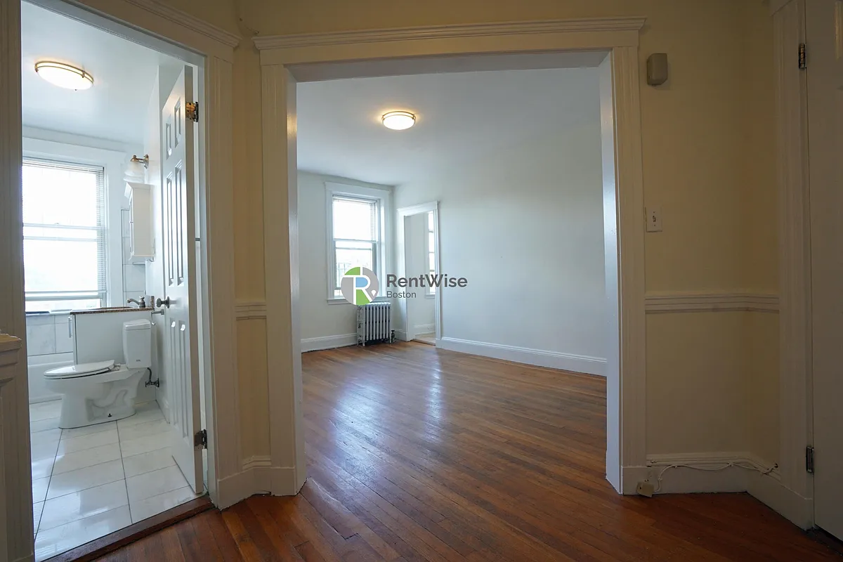 Building Photo - 1820 Commonwealth Ave #53
