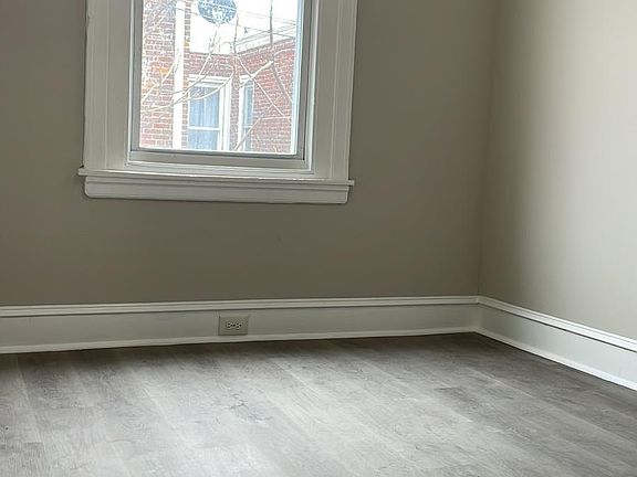 4th image of 5323 Lesher St