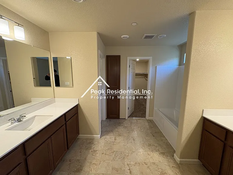 8215 Winterhead Ln — Photo 25