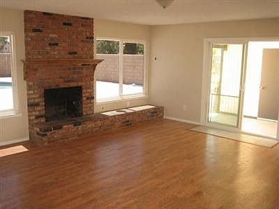 4th image of 15033 Mesquite St