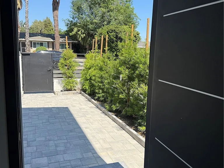 8613 Oakdale Ave — Photo 6