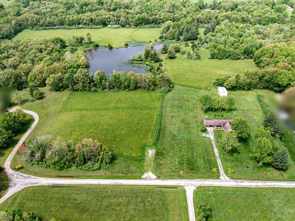 16123 N Hickory Ln, Woodlawn, IL 62898