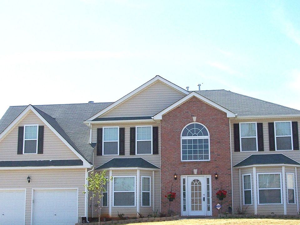 Beautiful, Well Maintained 5 Bedroom/3 Bathroom Home