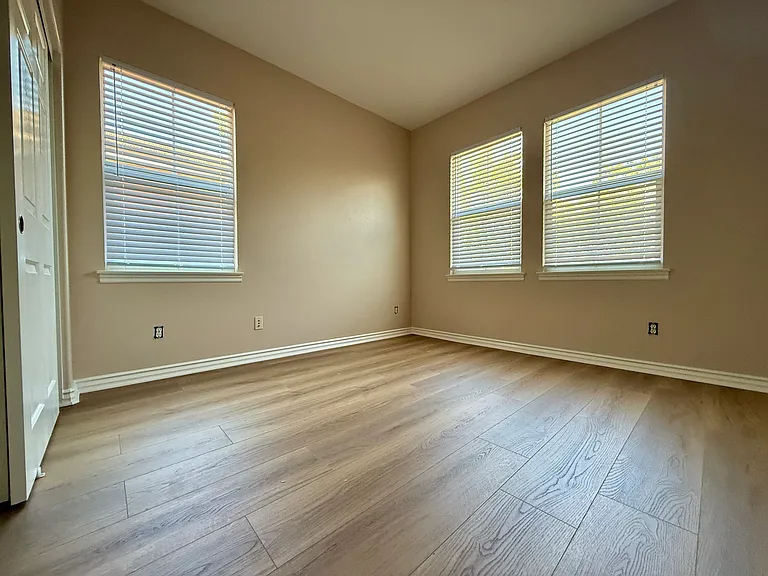 12553 Winery Dr — Photo 11
