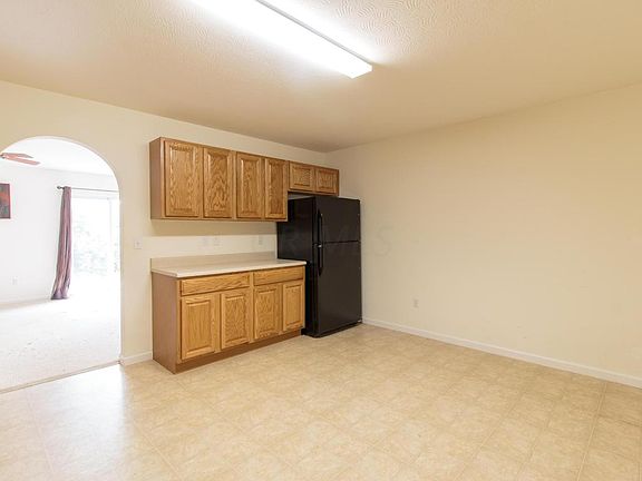 5th image of 945 Sara Ct