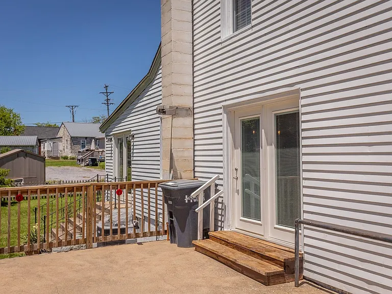 131 S Willow St — Photo 29