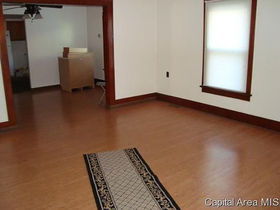 2nd image of 220 Phillips St