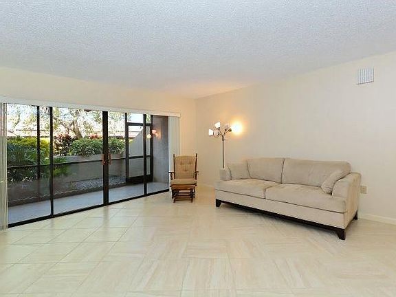 4th image of 5621 Ashton Lake Dr #9-11