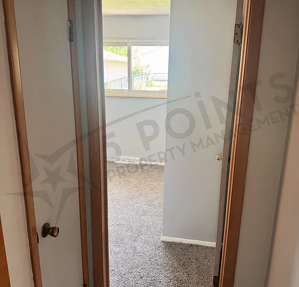 927 E 216th St #1 — Photo 19