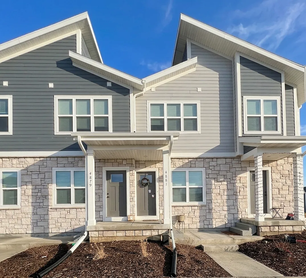 Lacy Townhomes - 4881 — Photo 1