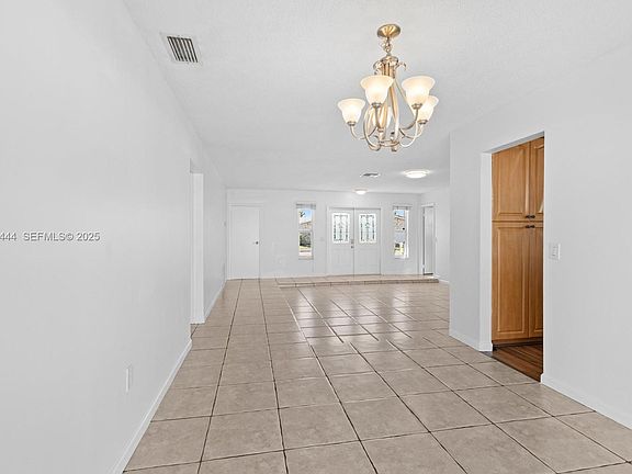 5th image of 11431 NW 29th St