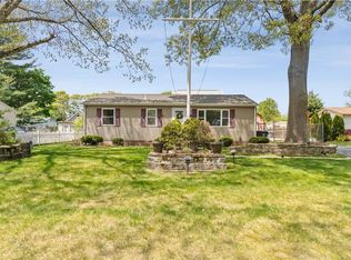 41 Morse Ave, Warwick, RI 02886
