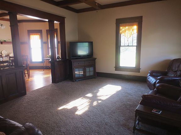 Living room, side window
