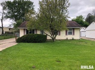 105 N Meadowview Ln, Washington, IL 61571