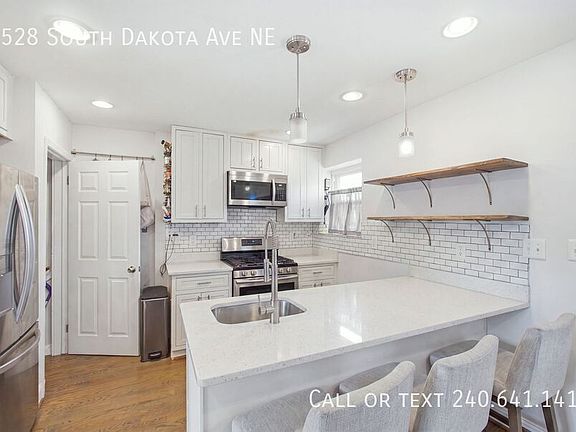 4th image of 2528 S Dakota Ave NE