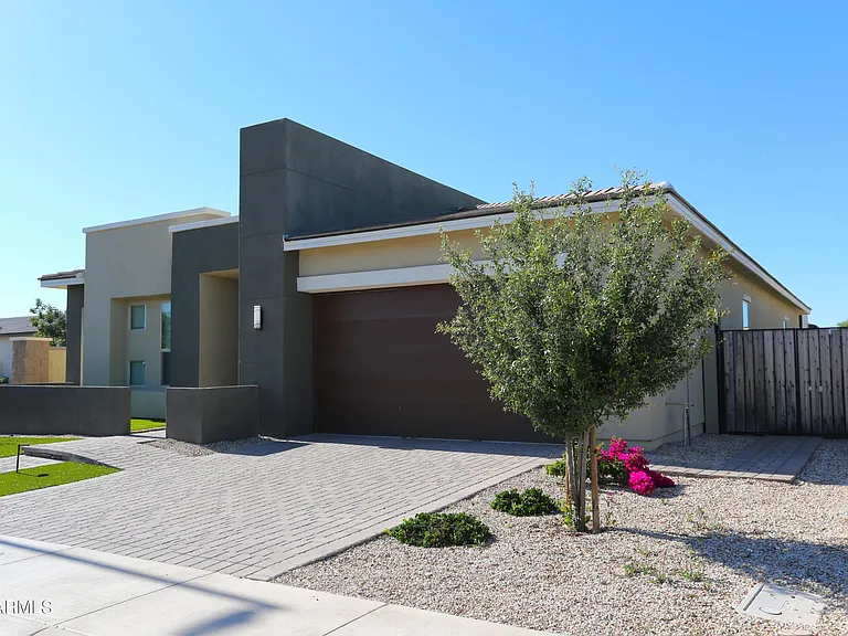 1201 E Cherrywood Pl — Photo 4