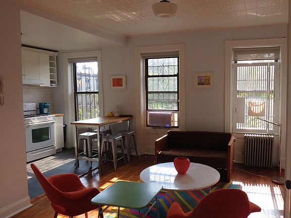 4th image of 252 Stuyvesant Ave Floor 3