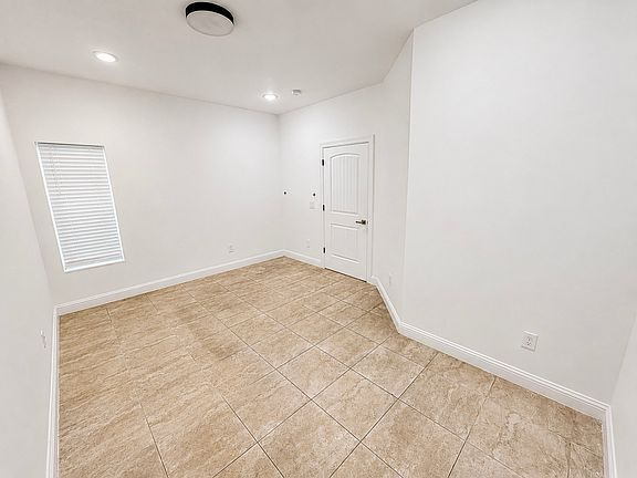 4th image of 1721 Henderson St