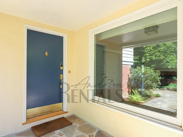 5555 Harbord Dr — Photo 3