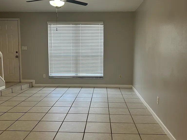 608 Casa Park Ct #J — Photo 5
