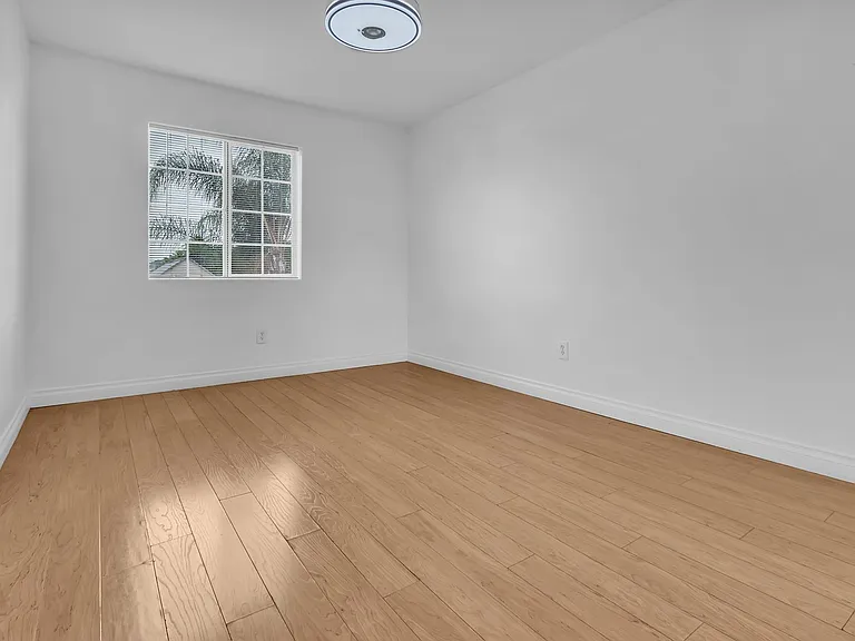 1672 N Soto St — Photo 25
