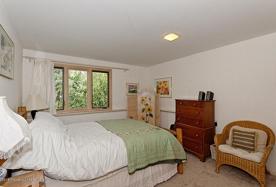 473 Mountain Laurel Dr. Web 01