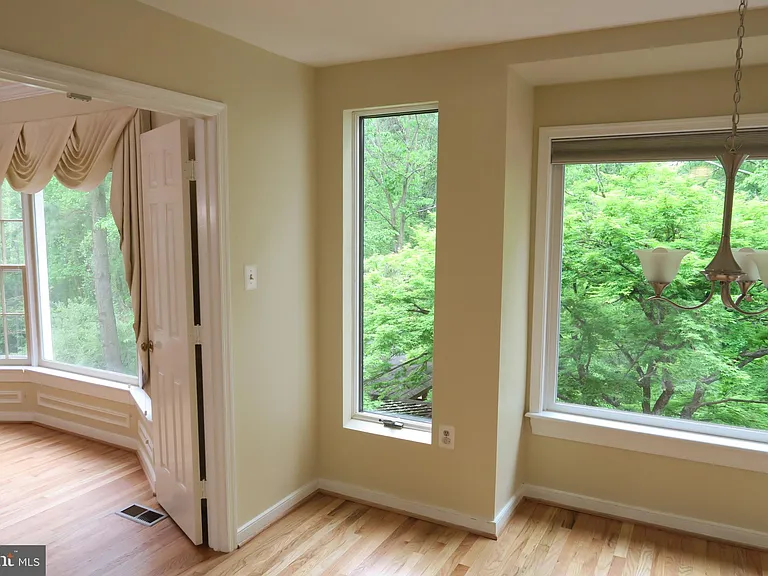 10295 Dunn Meadow Rd — Photo 31