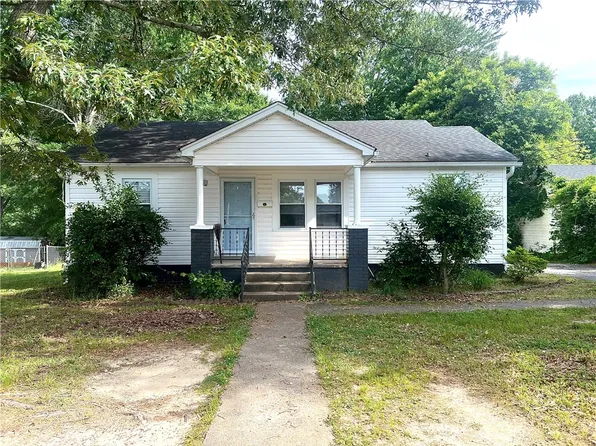 301 Edgewood Ave, Belton, SC 29627