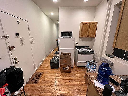 2nd image of 328 E 55th St APT 3