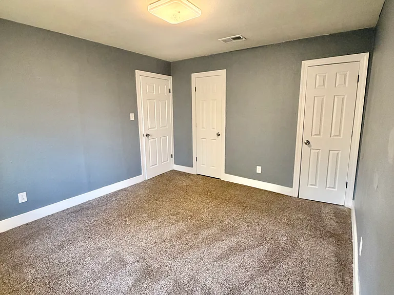 2423 Stonewall St — Photo 8