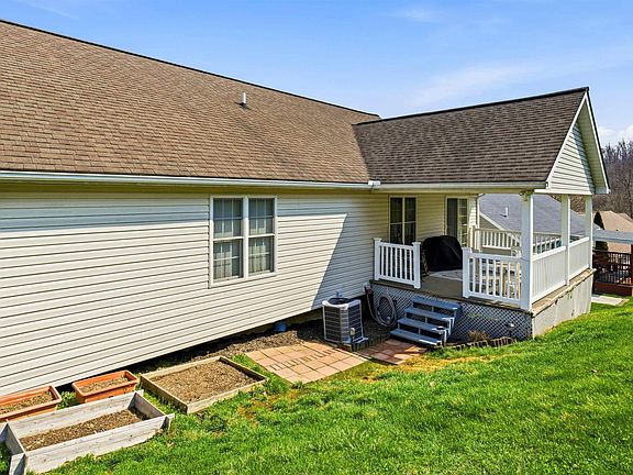 4th image of 83 Antietam Dr