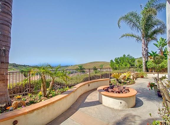 4th image of 1820 Vista Marea