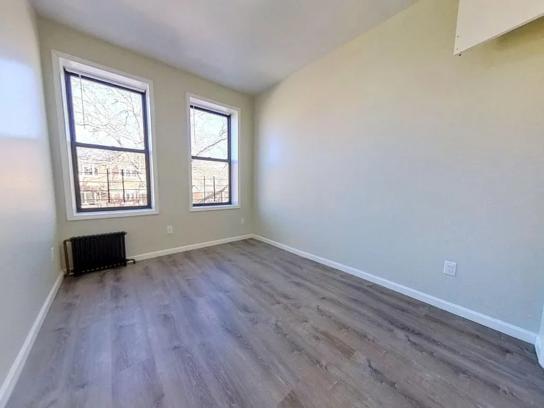1864 W 4th St #2F — Photo 9