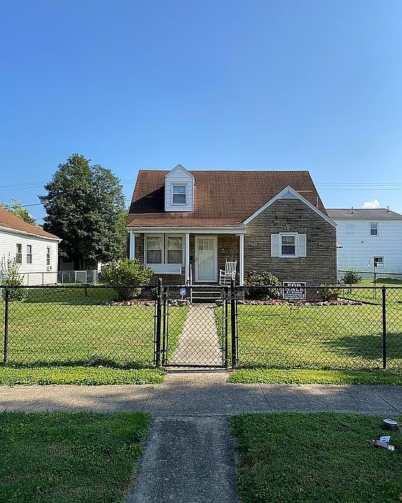 1st image of 126 1/2 6th Ave