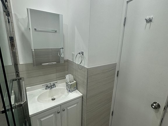 3rd image of 92-03 Jamaica Ave #1