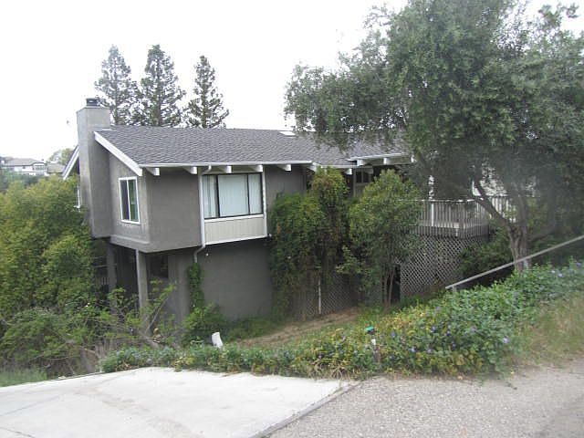 1st image of 1040 Vista Grande St