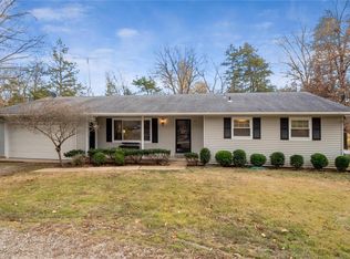 15 Dover Ln, Villa Ridge, MO 63089