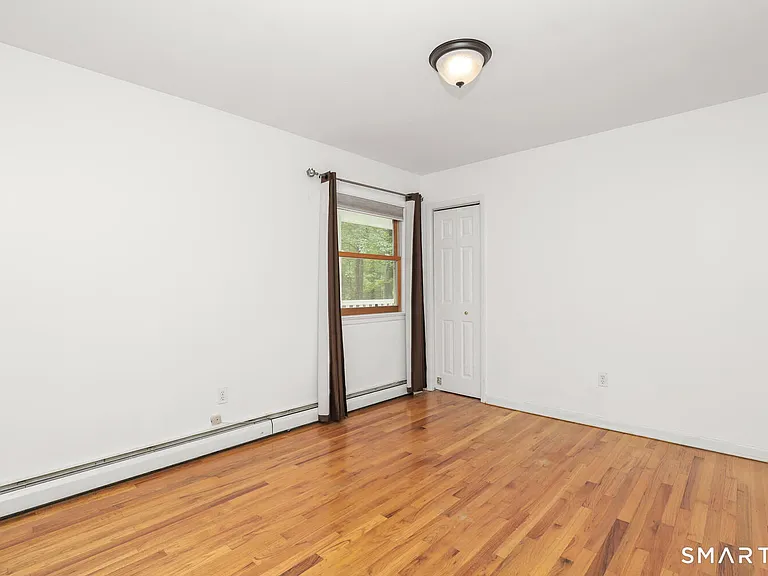 122 Deforest Rd — Photo 27