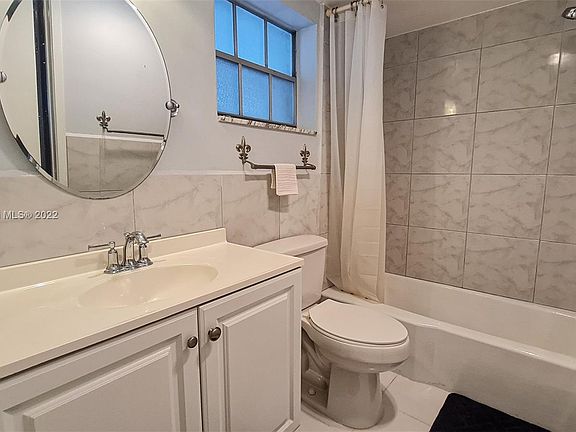 4th image of 1201 Hillcrest Ct APT 107