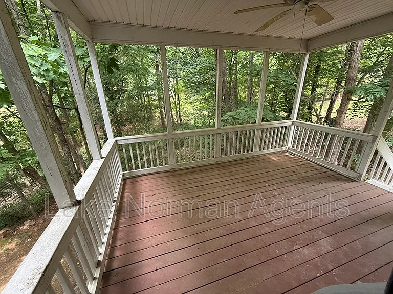 9423 Fairmead Dr — Photo 22