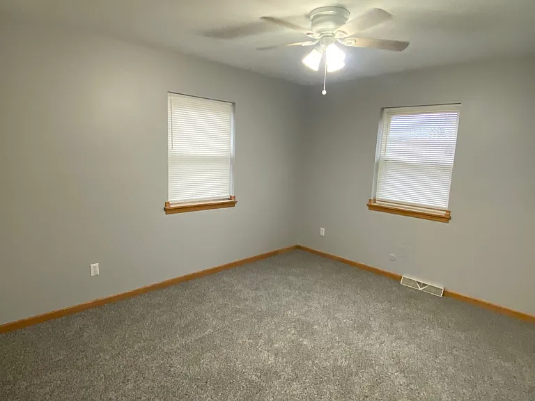 209 Stafford Ave — Photo 9