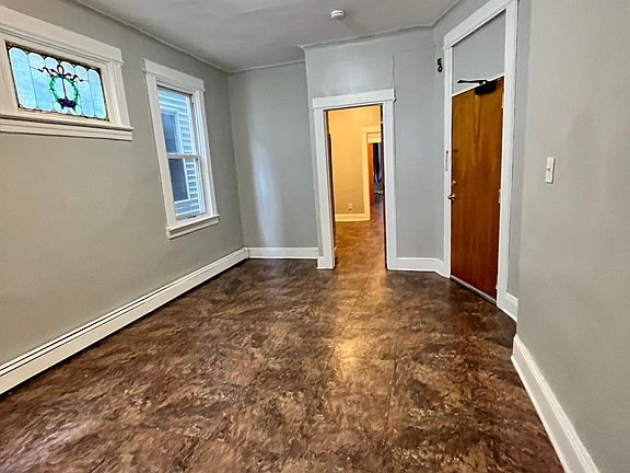 3rd image of 92 Clendenny Ave #1R