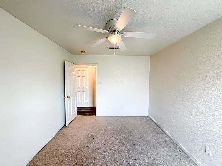 310 Cedar Ridge Dr #B — Photo 21