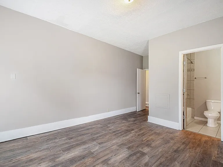 220 Harrison St — Photo 11