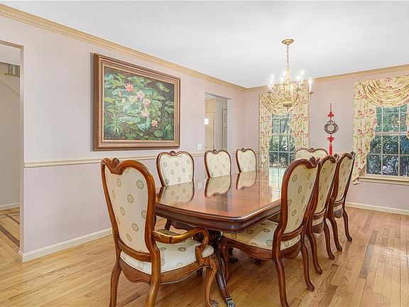 2nd image of 29 Forest Ln