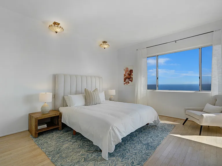 18111 Coastline Dr #2 — Photo 26