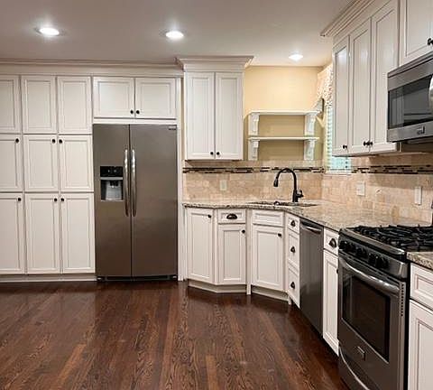 Stainless appliances