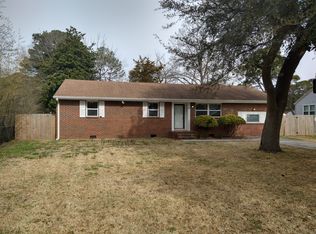 16 Sunset Ln, Portsmouth, VA 23701