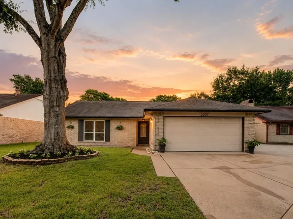 2507 Maple Tree Ct, Stafford, TX 77477